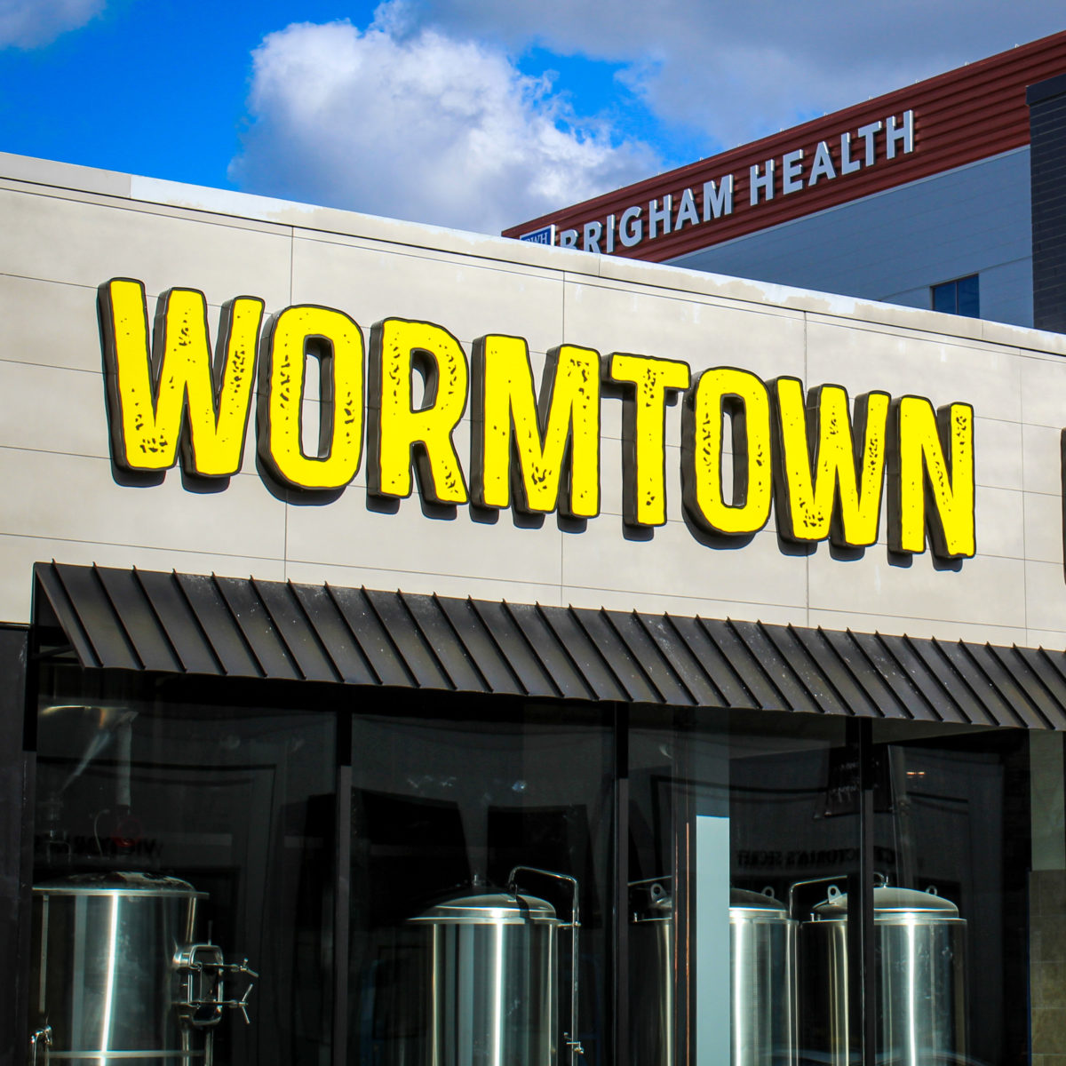 wormtown-brewery-taproom-in-foxborough-patriot-place